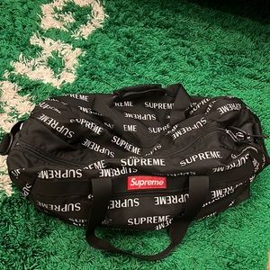 Supreme duffle bag